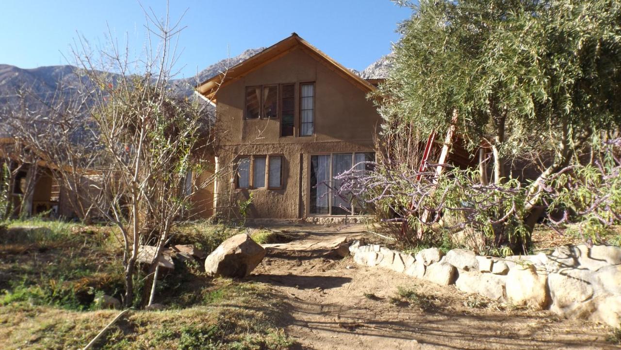 Refugio El Colorado De Cochiguaz Alojamento *